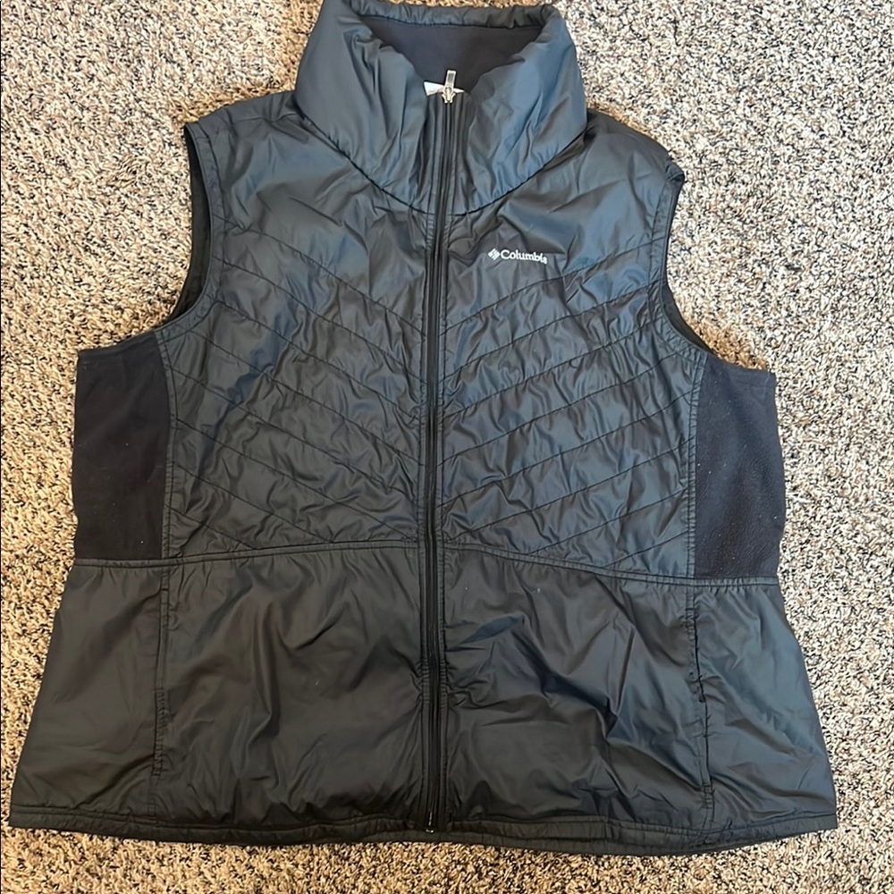Columbia Black Quilted Vest